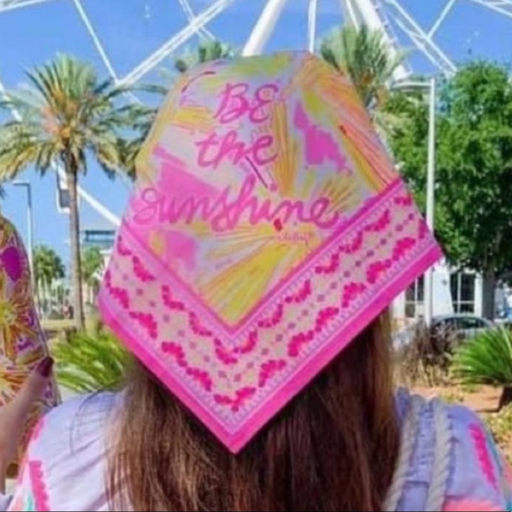 ❌SOLD❌Lilly Pulitzer Scarf Pink Yellow Be The Sunshine Scarf NWT - Picture 1 of 4